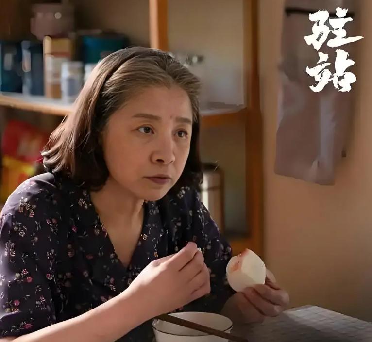 给2025年“进步最大7位女演员”排名，赵丽颖仅第2，第1实至名归