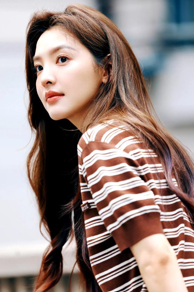 章若楠，pick一下小白袜