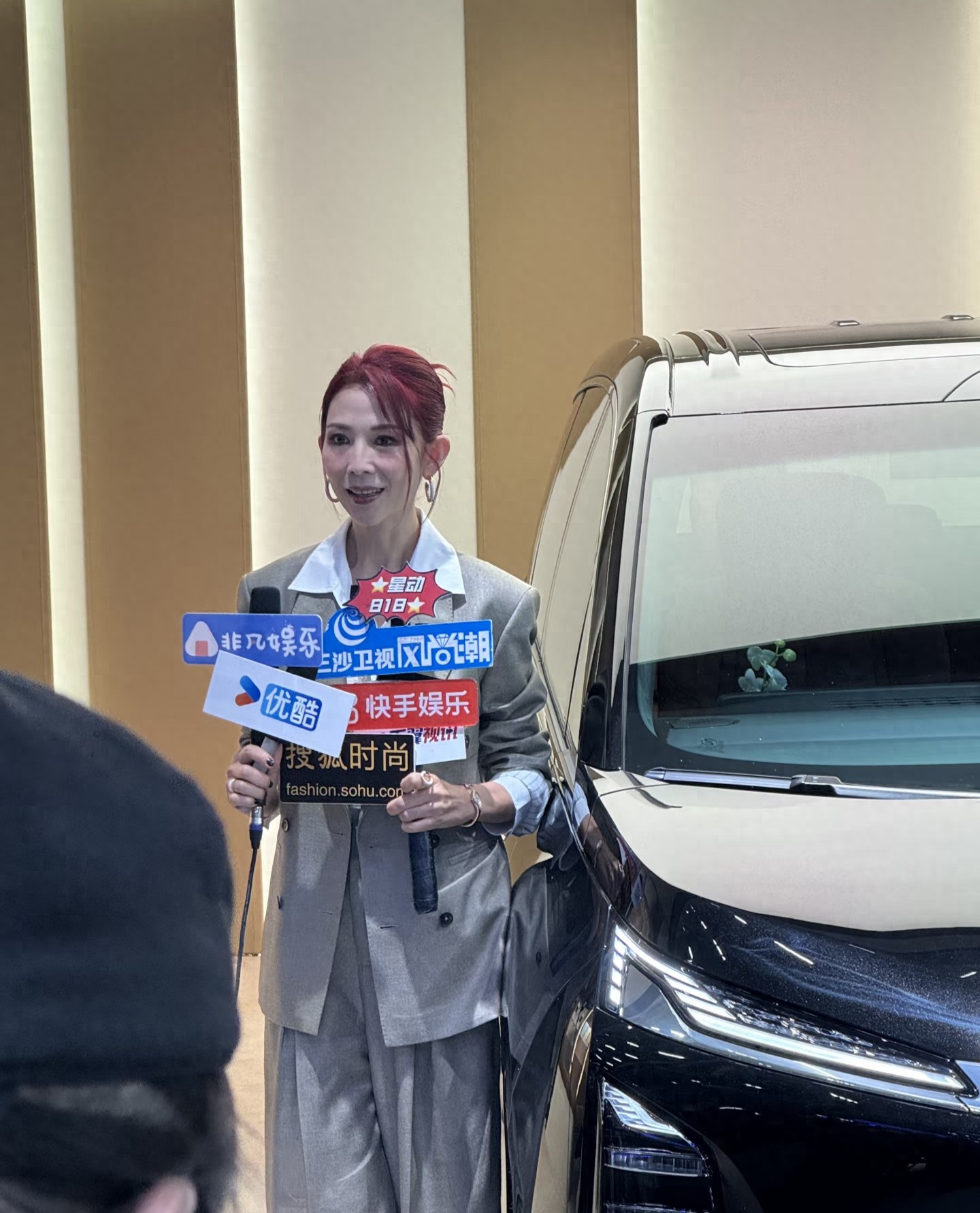 广州车展遇到蔡少芬本人又高又靓女,根本不是网上说的又老又憔悴