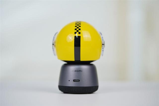 1.72英寸屏+30天續航+生態中樞！小米手環10評測