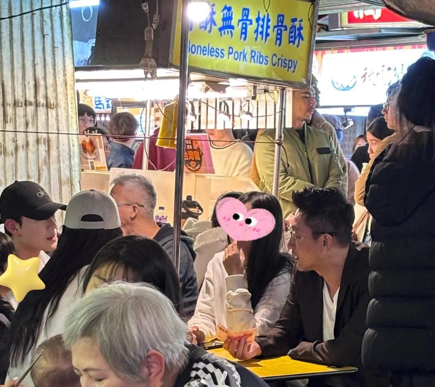 汪小菲带儿女吃路边摊！阿姨司机同坐一桌好热闹，玥儿很黏马筱梅