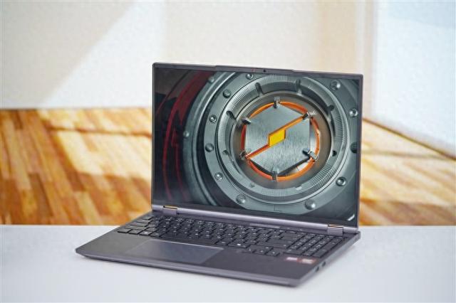 銳龍9 9955HX3D加持的最強水冷游戲本！機械革命蒼龍16 Ultra評測