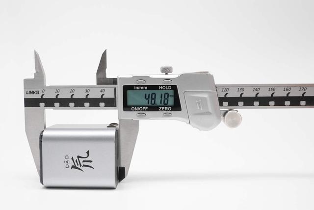 便攜與性能兼得？紅魔氘鋒能量塊mini65W充電器評測