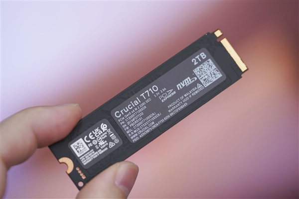 英睿達速度最快的Gen 5 SSD！T710 2TB圖賞