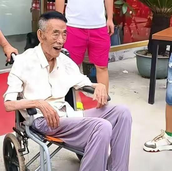 吃相难看!杨少华去世仅1天,让人恶心的事就发生了,还不止一件