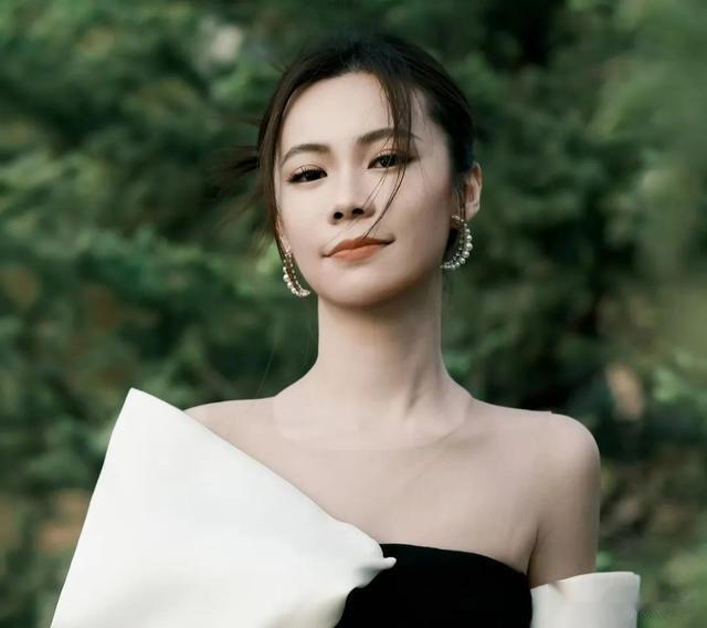 张光北女儿：当演员被父母反对，又因长相被吐槽，如今成中戏老师