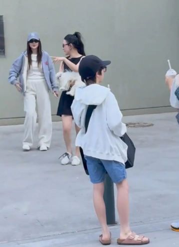 “做头发”事件7年后，李小璐被指复婚？贾乃亮三个举动说明一切