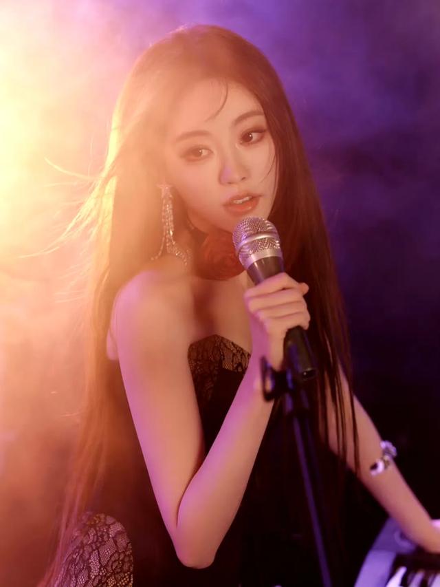 祝绪丹摇曳星空，歌舞青春