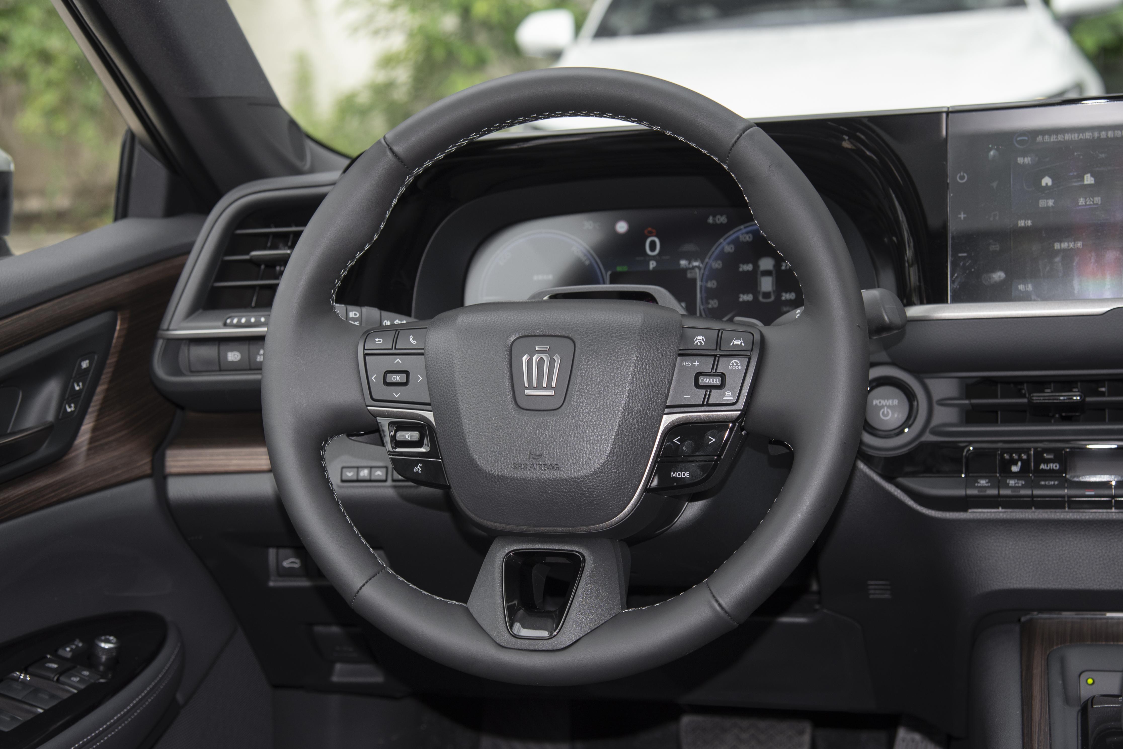 雷克萨斯 ES 和 进口皇冠 Sedan怎么选？看完精准锁定适配款 对比分析