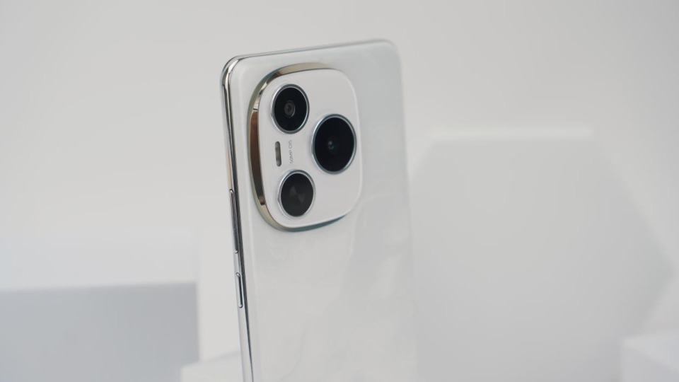 榮耀“用力過猛”，8000mAh+衛星消息，頂配版國補后跌至1887元