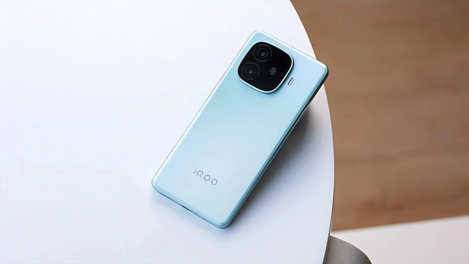 iQOO放弃高利润，16GB+512GB+6400mAh，国补后可“闭眼买”