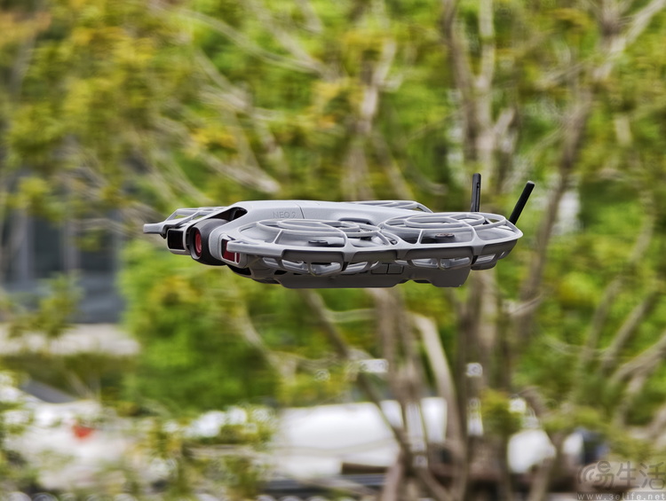 DJI Neo 2首發評測：盡在“掌”握的飛行攝影師