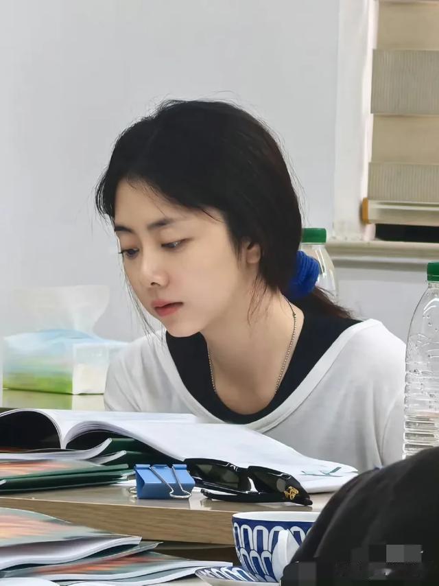 谭松韵《兰香如故》终于找到男主开始围读了，男主是三界第一美男