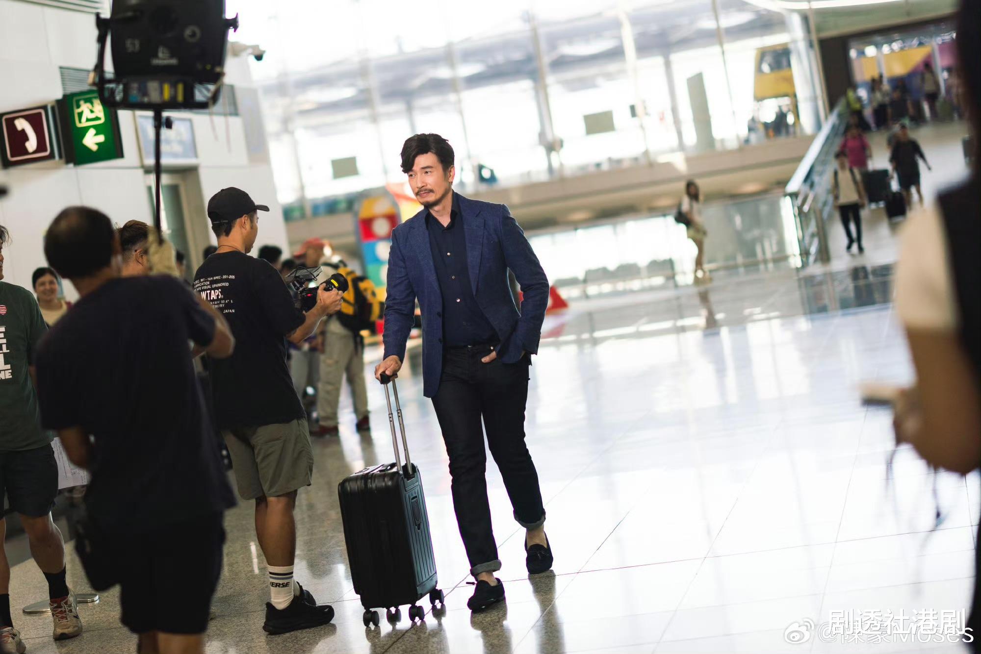 TVB视帝再搬新家！月租16万复式豪宅内景曝光，被指越住越豪