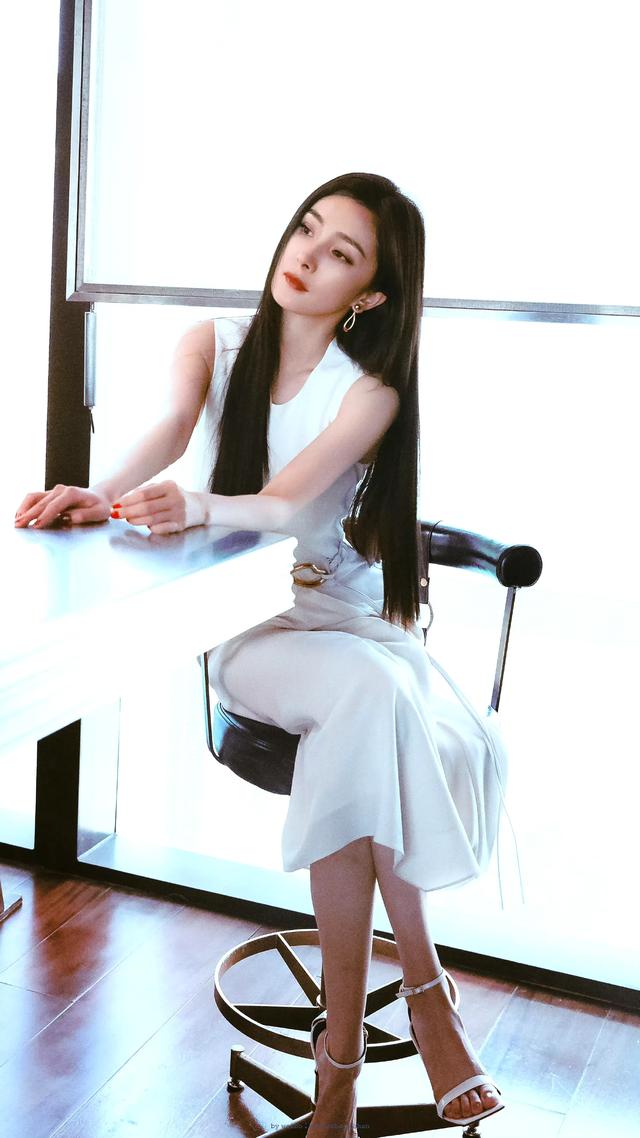 杨幂黑长直，这是她的统治区