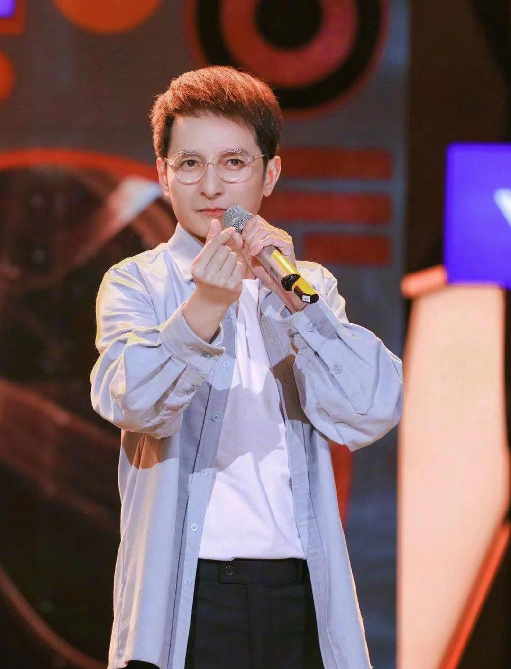 牛鬼蛇神现原形！李维嘉官宣喜讯不到24小时，恶心的一幕出现了