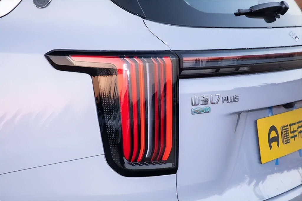 最近为什么这么多人在聊这台插混SUV？看完你就懂了