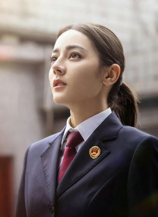 迪丽热巴因消失被传怀孕生子，如今真相终于大白，难怪央视力挺