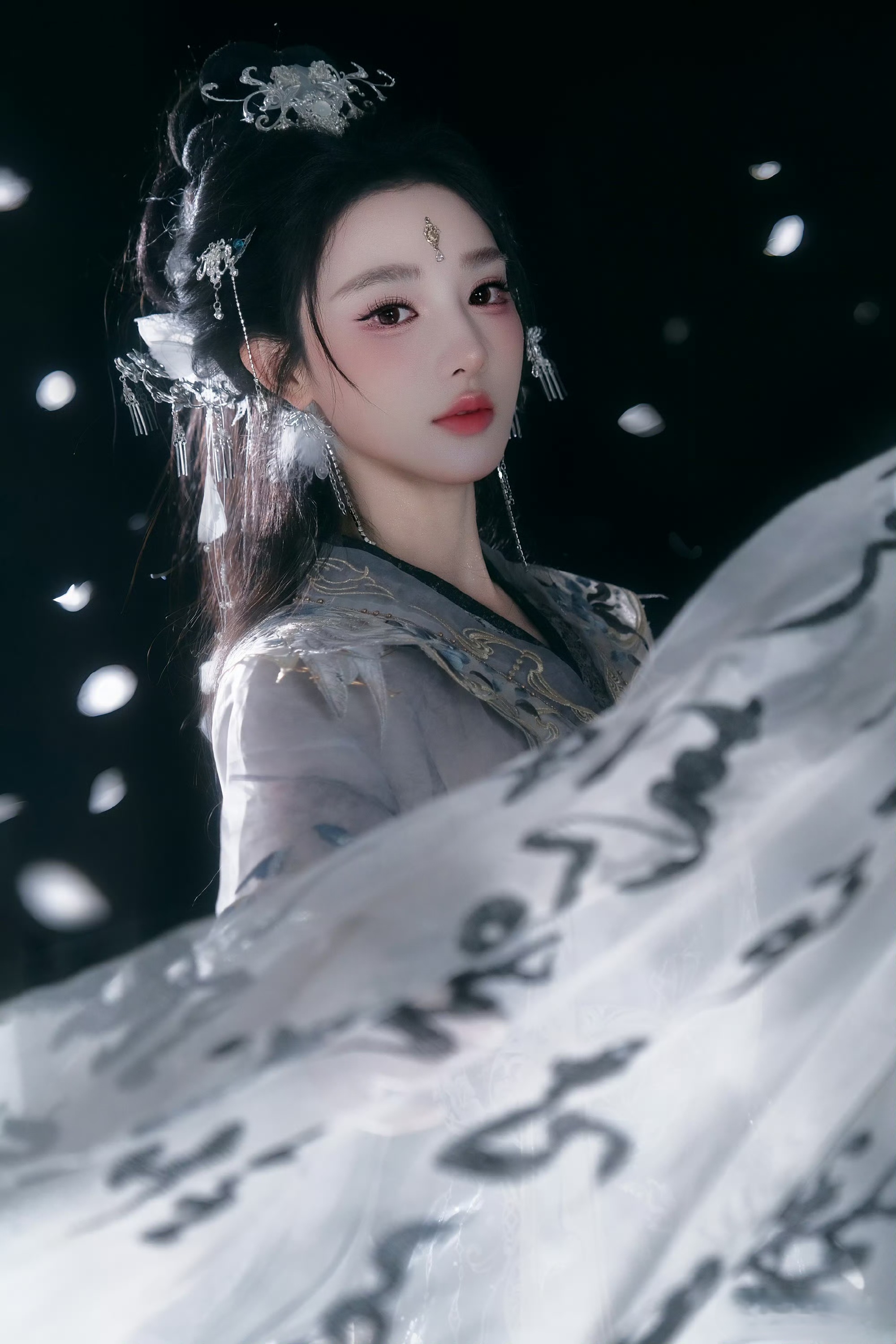 9.21娱乐瓜:白鹿 谭松韵 王一博 王俊凯 檀健次 宋威龙 成毅 张凌赫