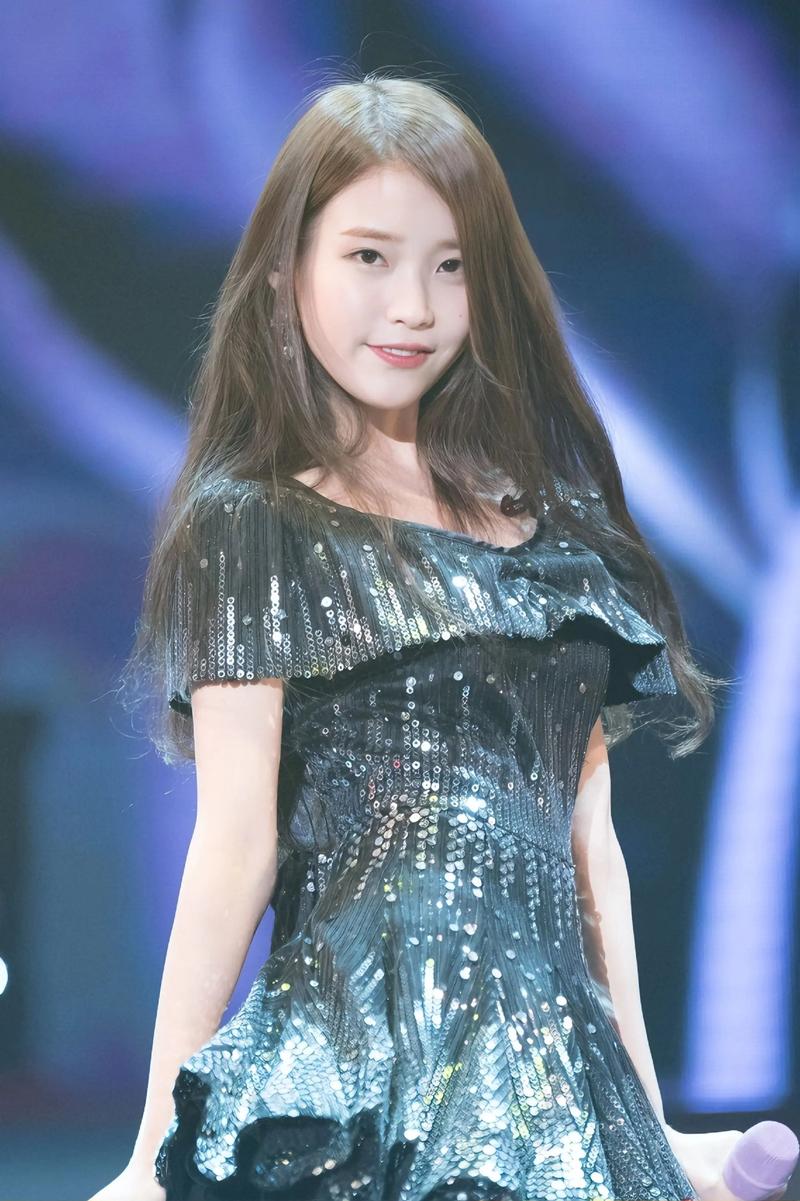 李知恩，曼妙身材，绝美颜值！