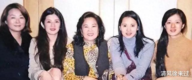 伊能静九旬母亲访沪,秦昊携父母热情款待,两家齐聚共享天伦