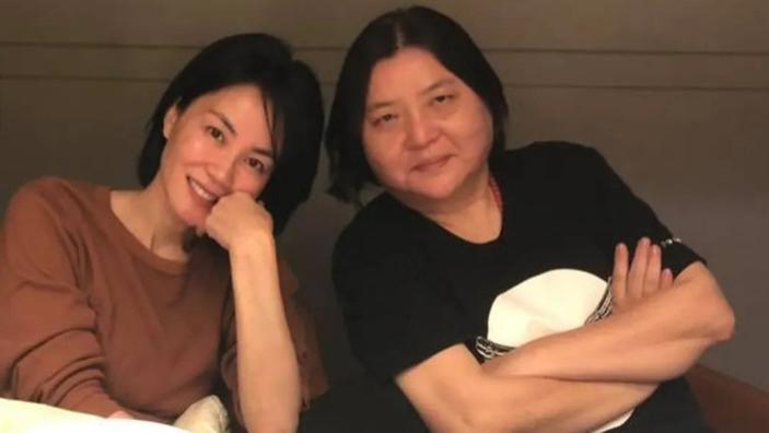 王菲前经纪人被控侵吞闺蜜31亿台币遗产，闺蜜儿子发声恳求她归还