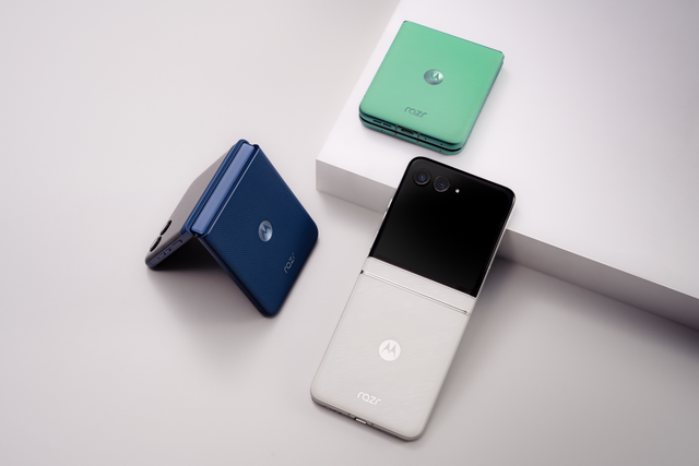 进了ICU的“手机鼻祖”,被联想救活了,折叠屏干到全球第2