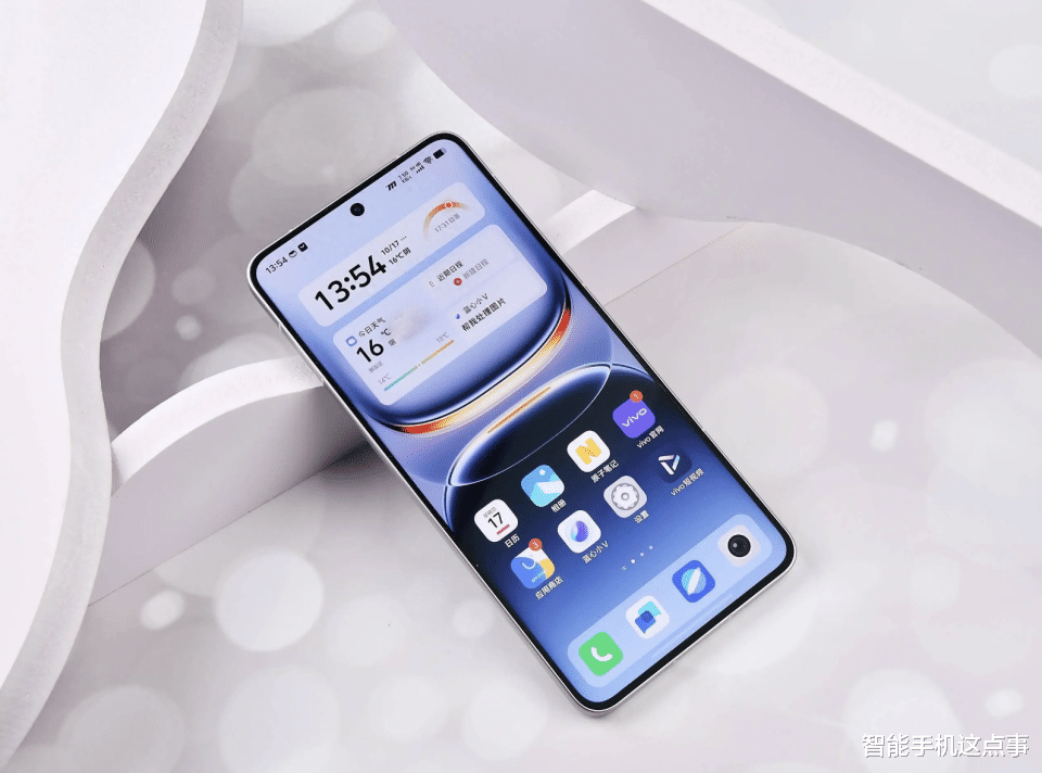 iQOO 15系列：共計三杯！iQOO 15 Ultra：明年見！