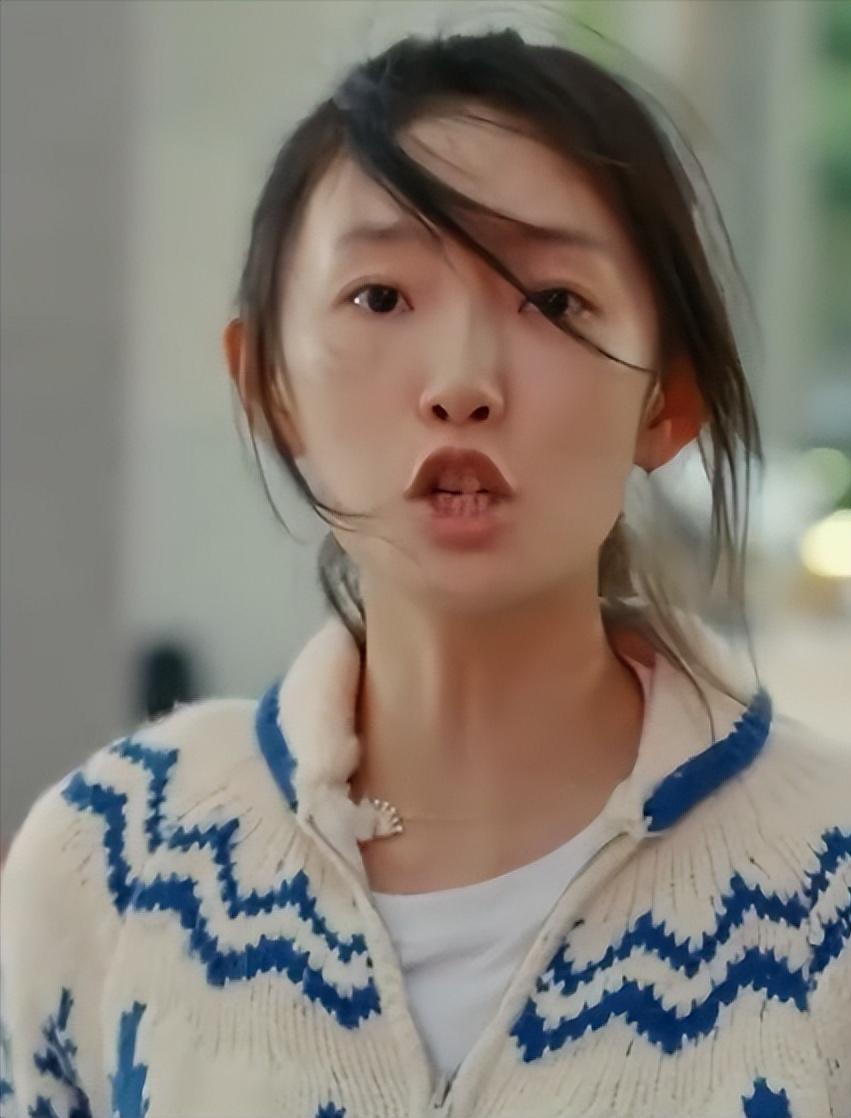 曝周姓女艺人耍大牌！强关空调打演员、洁癖到病态，网友：不难猜