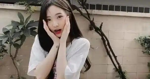 吃着中国饭!扭头在国外吐槽中国厕所脏,400万女星人设彻底崩塌