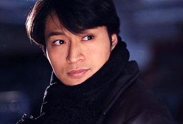 爱留长发、浓妆艳抹,“姨味十足”的6位男星,爹妈都快认不出了