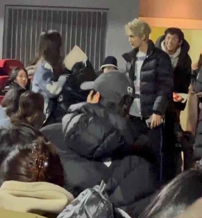 荣梓杉出轨约妹照曝光！与李禹熹控诉时间吻合，还曾要求对方删照