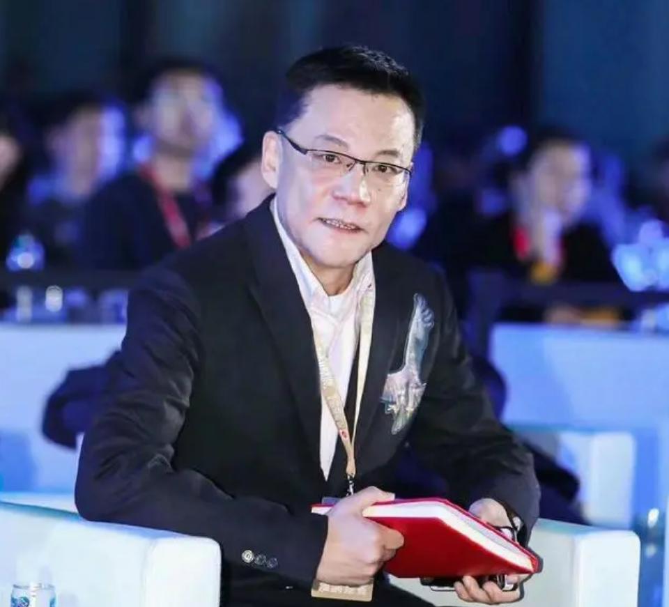 李国庆迎娶“女神”仅四天，恶心的一幕出现 前妻的体面被撕个粉碎