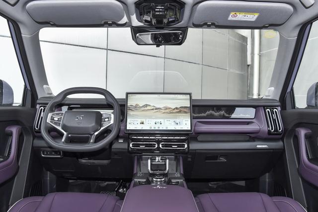 亲民版方盒子!长超4米7续航1400km,仅售15万多,剑指坦克300