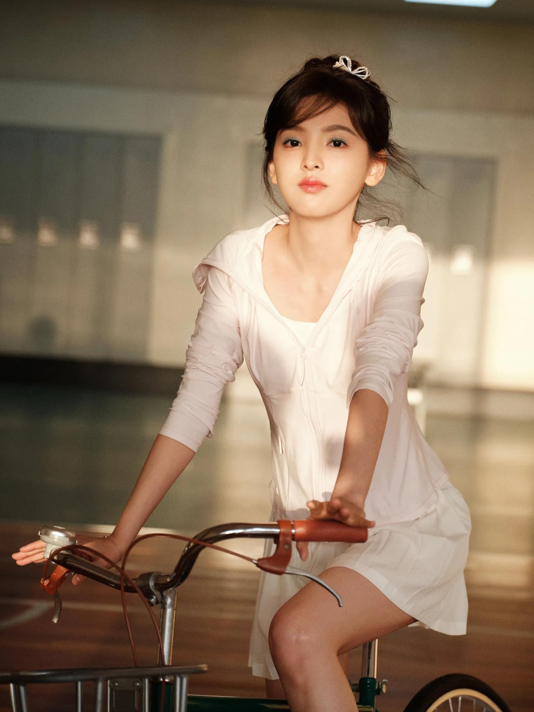 章若楠写真美图