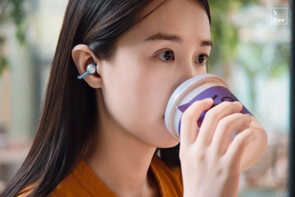 华为FreeClip 2 耳夹耳机：让「戴着不摘」成为新的使用习惯