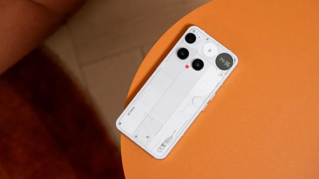 Nothing Phone (3)测评：背面的“小心思”，比屏幕更上头