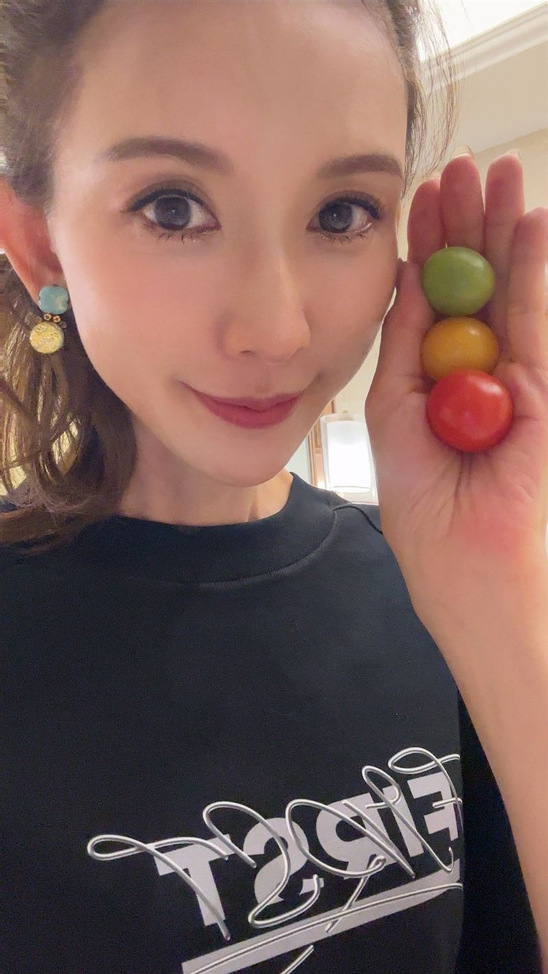 林志玲老公曝婚后生活:太太包揽家务,全家晚8点睡,儿子读国际学校