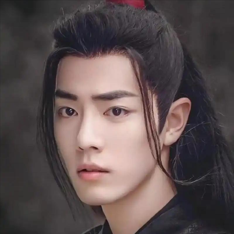 事实证明,34岁肖战已经走上了演员的另一条大道,杨紫一点没说错