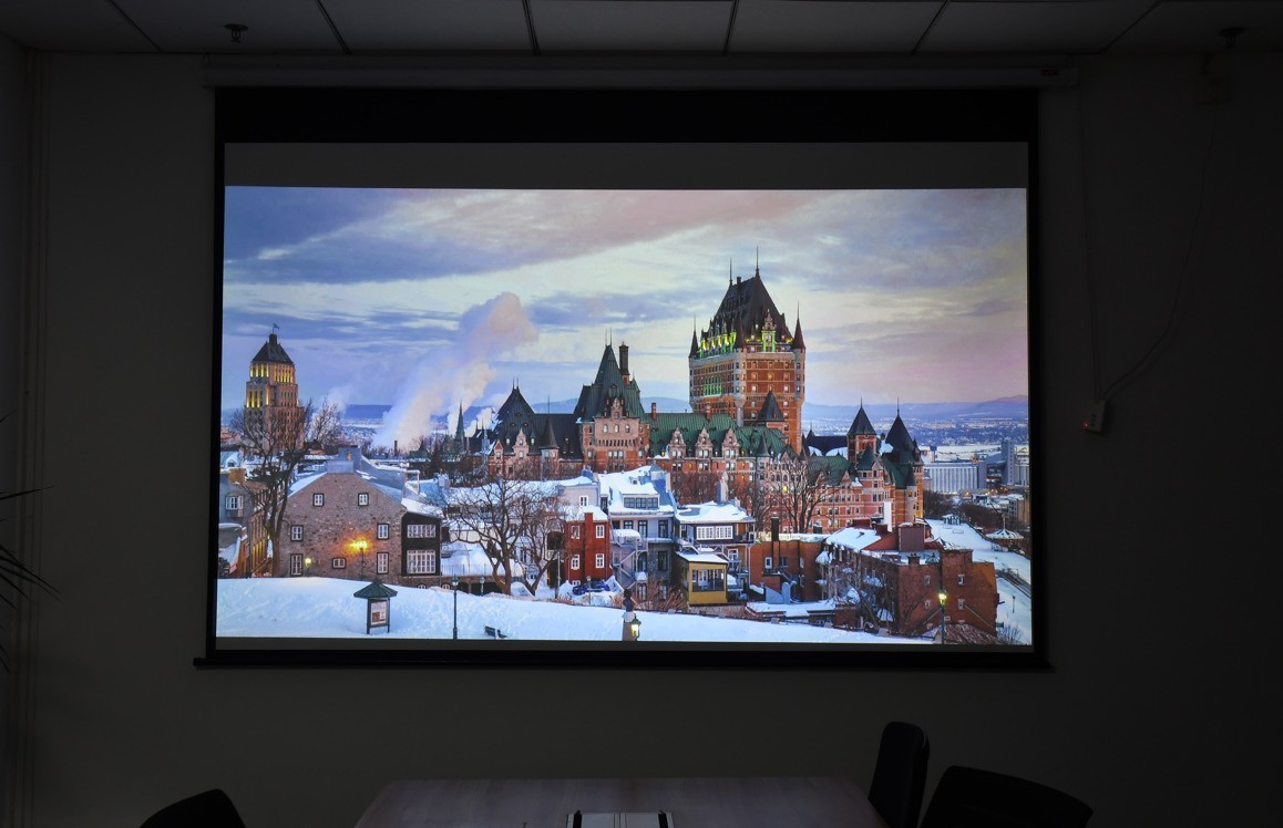 高亮/長效/易維護 優派LSD400W激光投影機評測