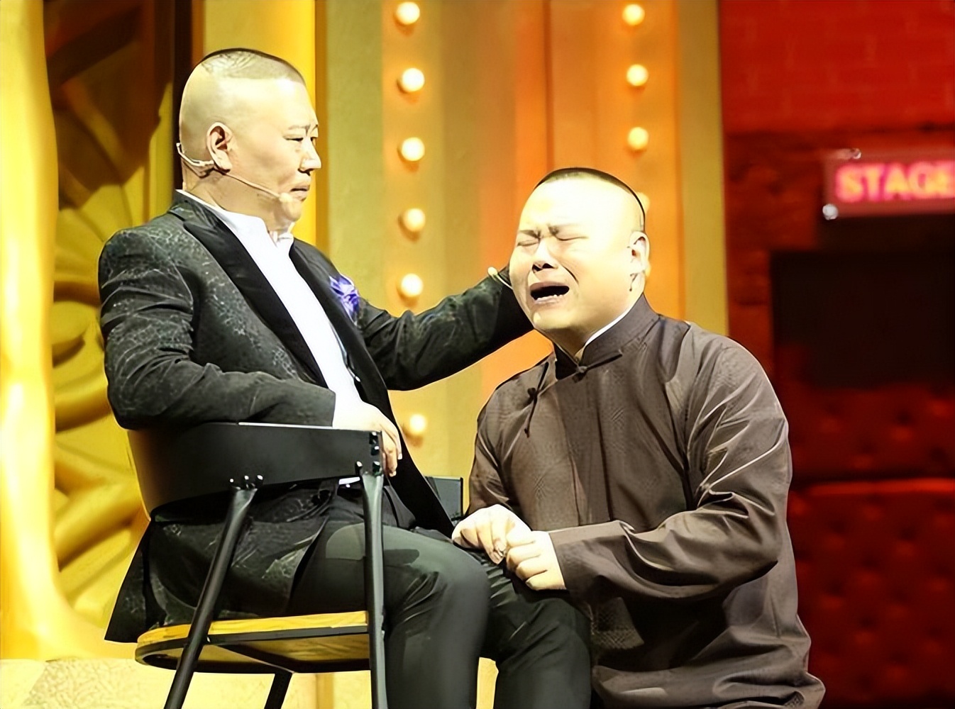 钱再多有什么用？官媒出手揭岳云鹏夫妇真实现状，走上于谦的老路