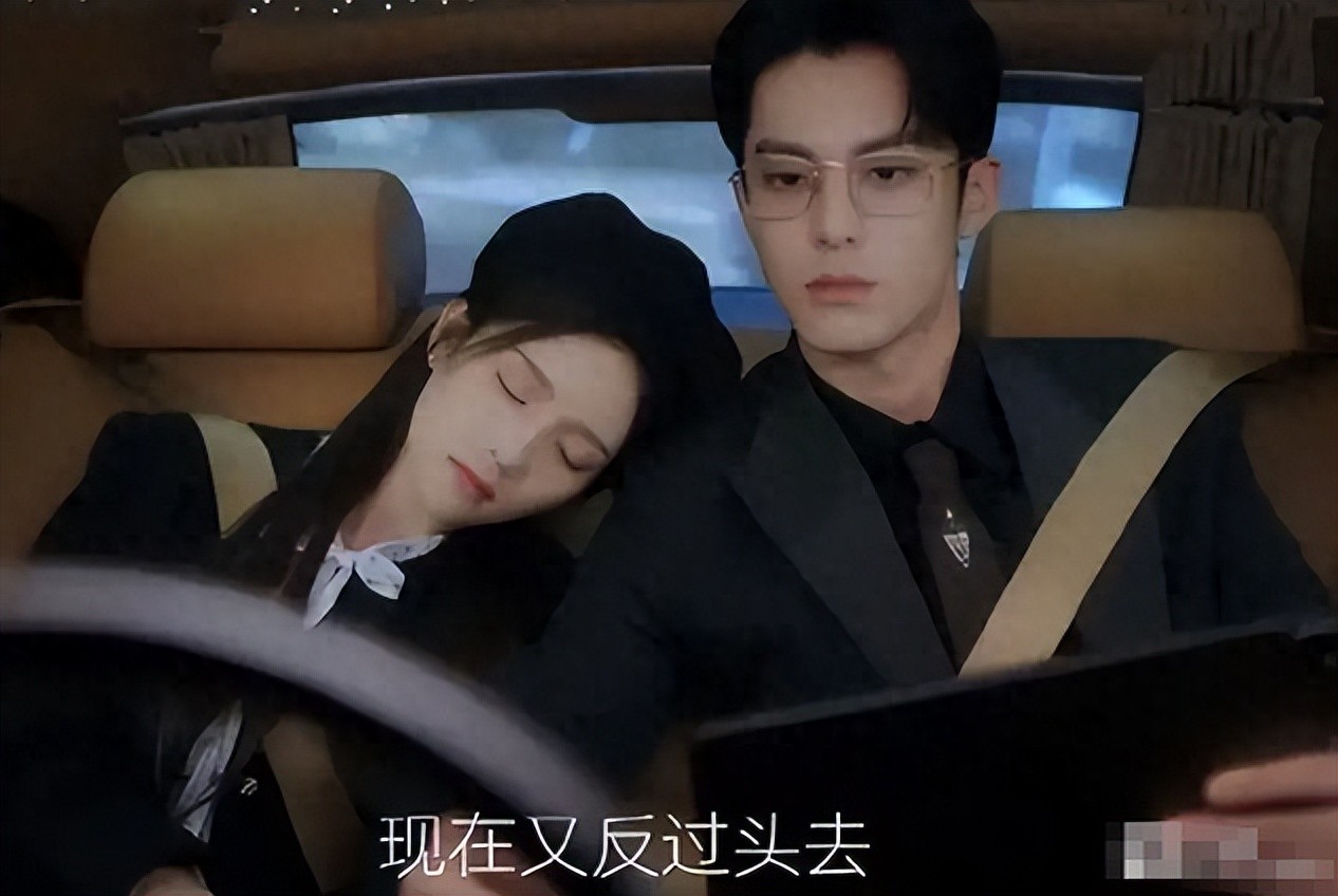 撞衫不可怕谁丑谁尴尬？资本再造雌竞戏码，收割中国女性！