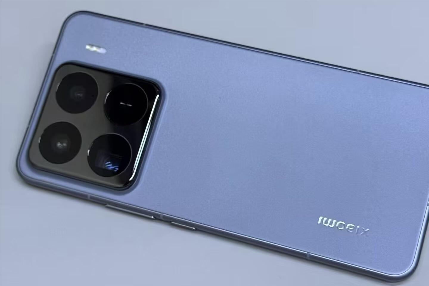 小米发力了,从5299元跌至3728元,骁龙8至尊+龙晶玻璃+徕卡三摄