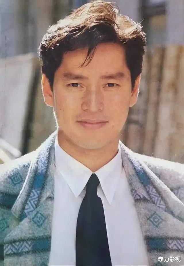 香港唱功最好的十大男歌手：张学友封神，林子祥高音无敌，最后一位太可惜！