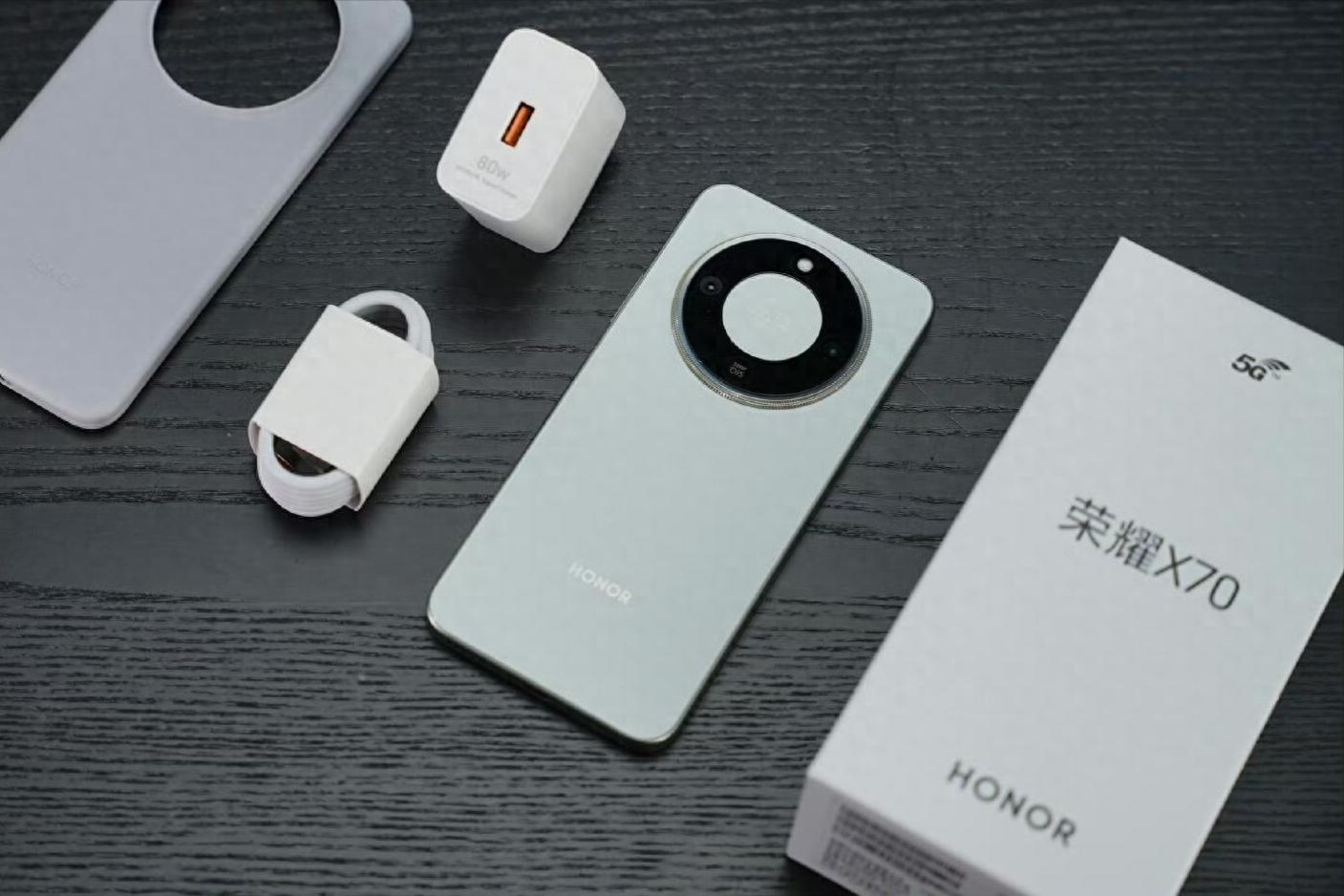 榮耀放棄高利潤了？2.5米抗摔+8300mAh+頂級防水，現已跌至1108元