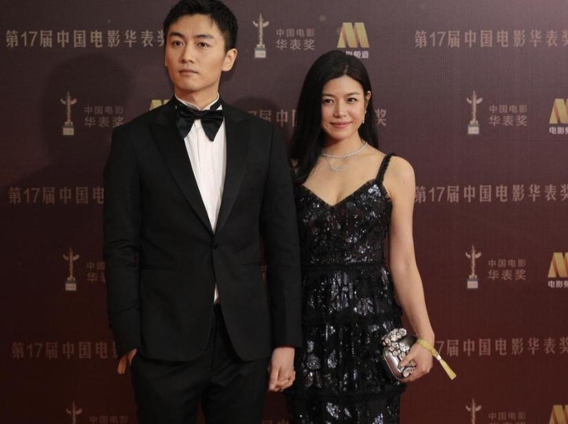 42岁陈妍希剧宣“撩”周柯宇引热议，到底放飞自我还是专业营业？