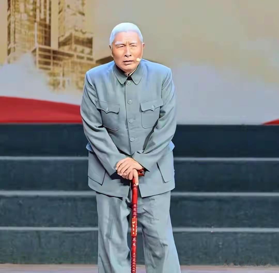 他是国家一级演员,演了半辈子戏,戏外爱妻如命,儿子是他的牵挂