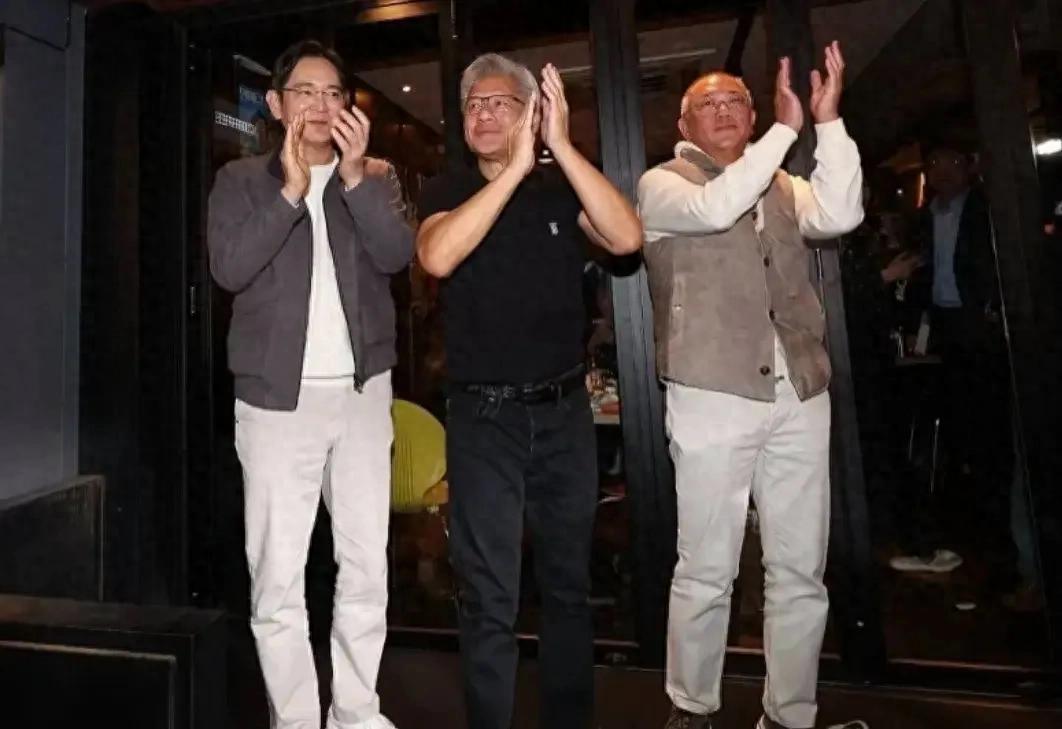 刘强东朋友圈秀恩爱!自嘲在章泽天面前失去自信,紧跟潮流很年轻