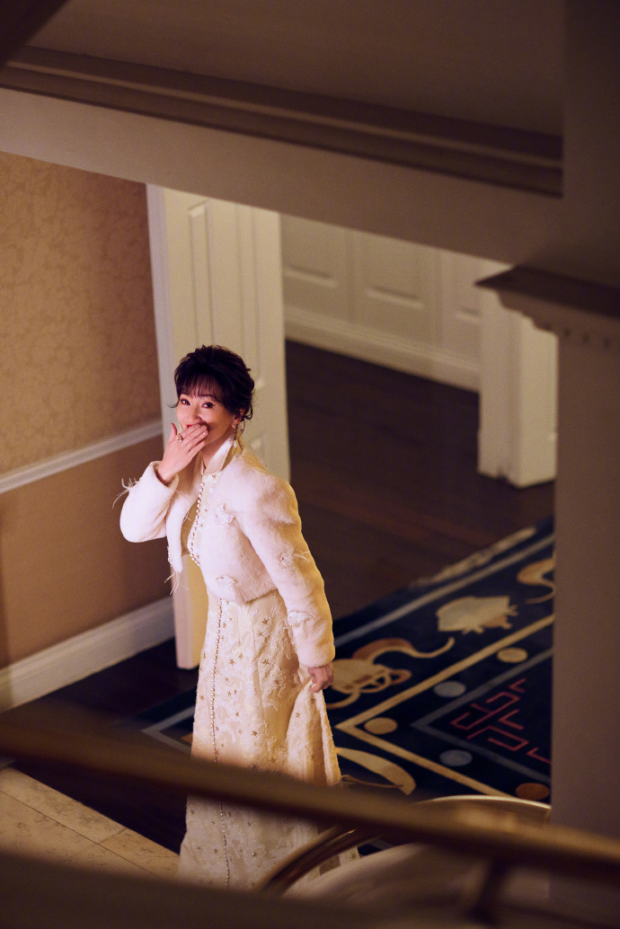 赵雅芝老师今日份营业写真，高贵气质藏不住