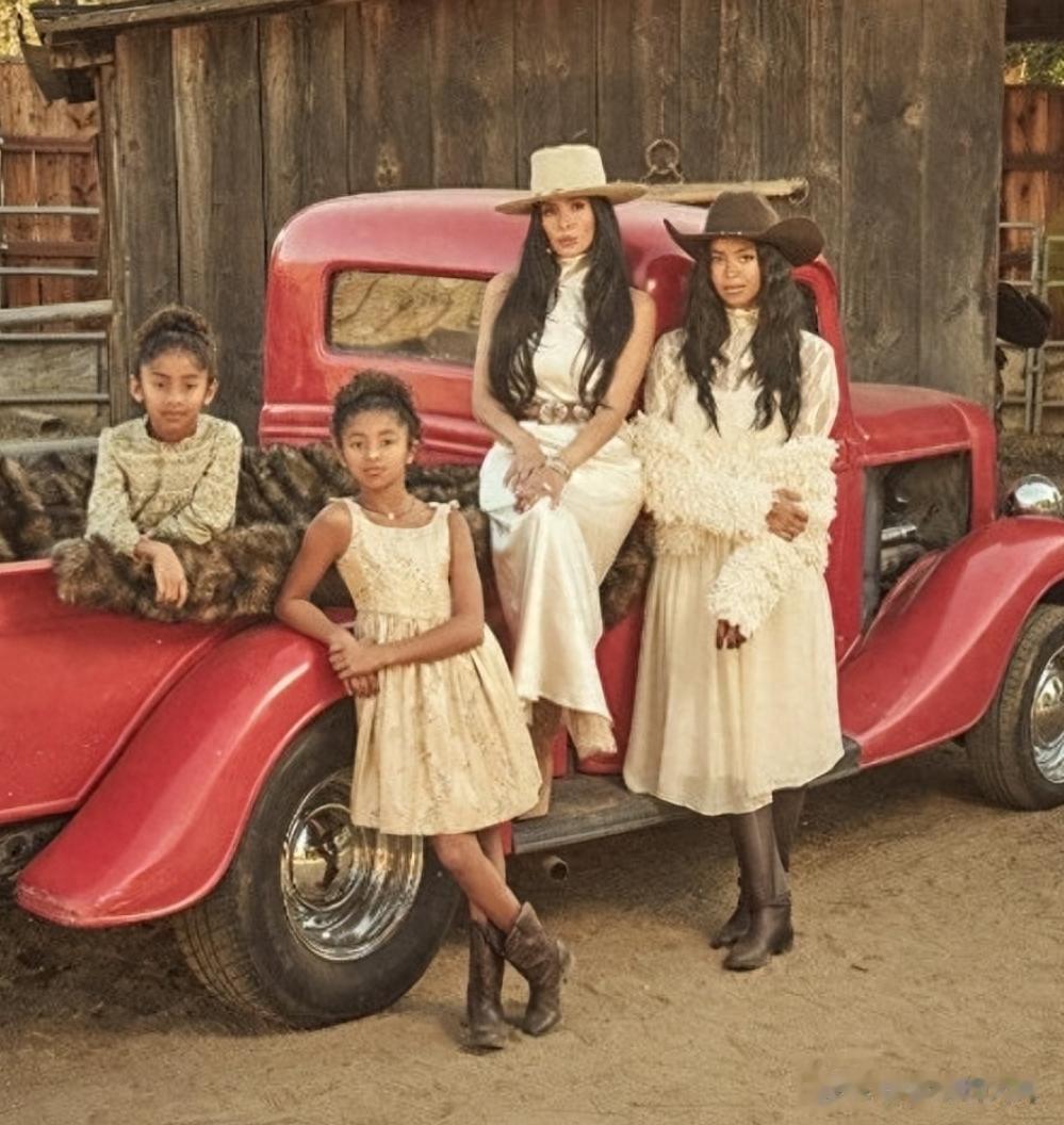 43岁瓦妮莎晒全家福！减重60斤依旧美艳没再婚，3个女儿都像科比